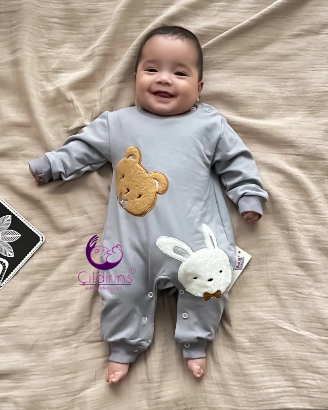 Miniapple Ayıcık ve Tavşan Nakışlı Alttan ve Omuzdan Çıtçıtlı Bebek Tulumu - GRİ