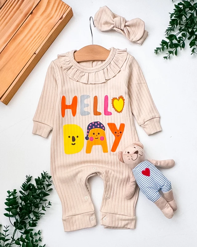 Babymii Hello Day Baskılı Raporlu Kumaş Omuzdan ve Alttan Çıtçıtlı Şapkalı Bebek Tulum