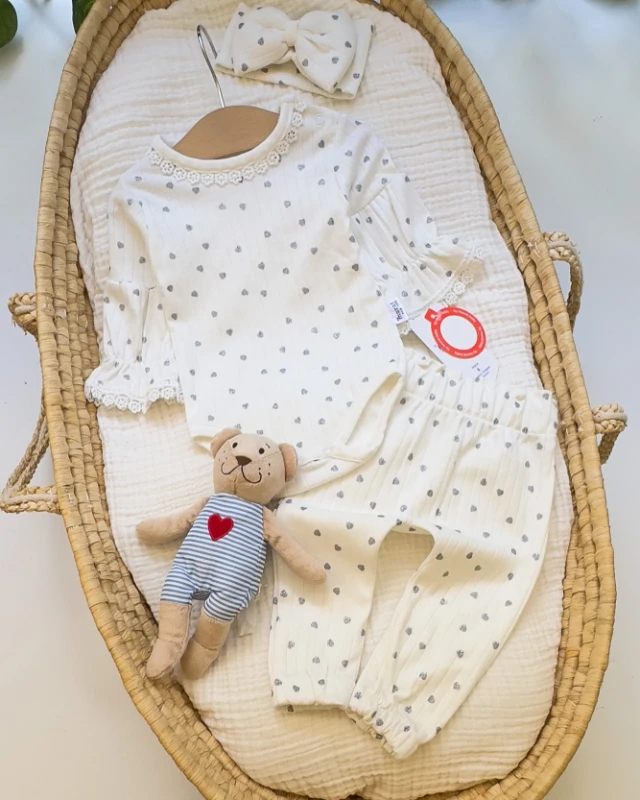 Miniapple Altın Kalp Baskılı Yakası Fırfırlı Bandanalı 3’lü Bebek Takımı - GRİ